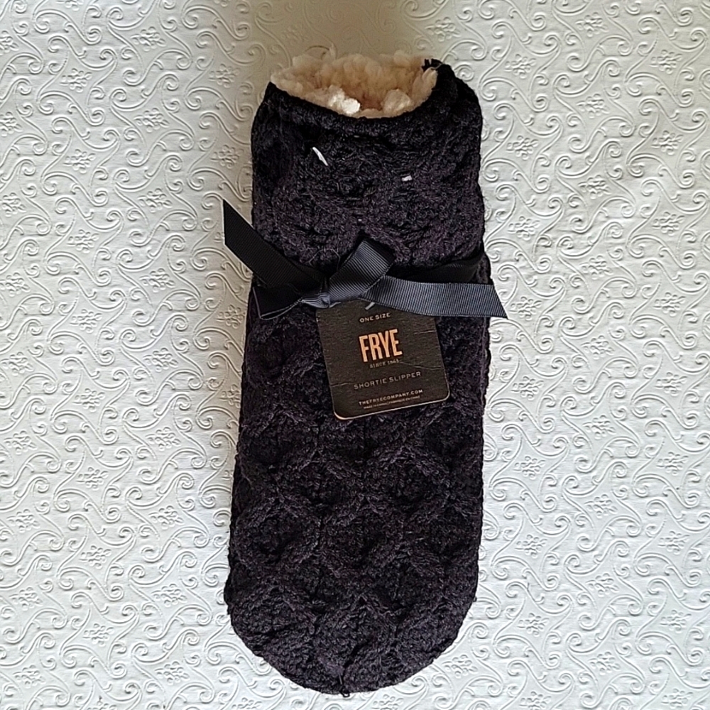 Frye shorty slippers black one size fits like 6/7 NWT